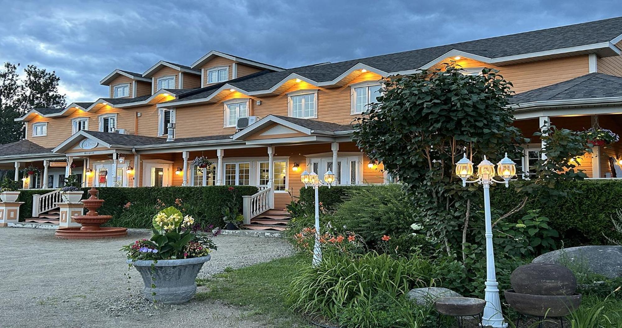 Auberge La Daina Baie-Saint-Paul Exterior photo
